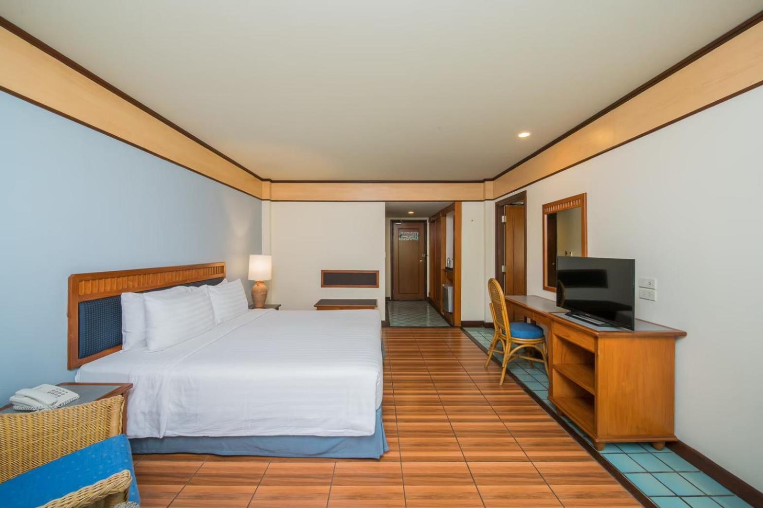 Botany Beach Resort Pattaya Na Chom Thian Bilik gambar