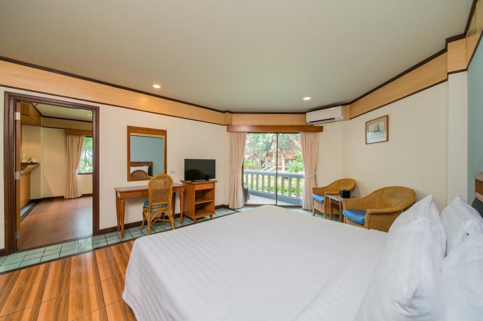 Botany Beach Resort Pattaya Na Chom Thian Bilik gambar